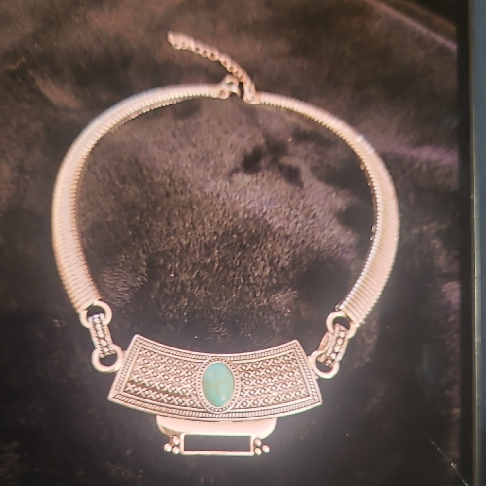 Elegant Silver Necklace with Turquoise Accent